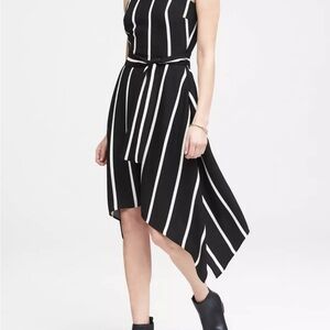 Banana Republic Size 2 Elegant Black and White Striped Dress